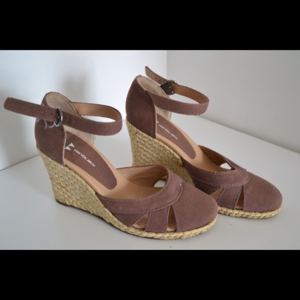 Daniblack wedges